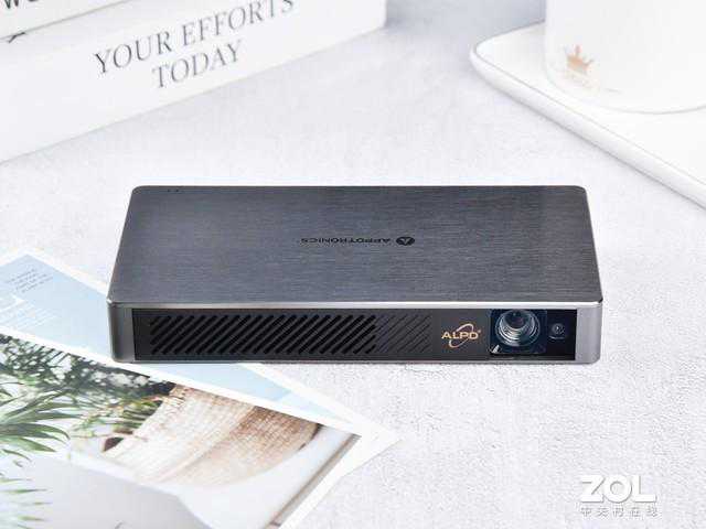 轻投意合 光峰便携智能商务投影机评测