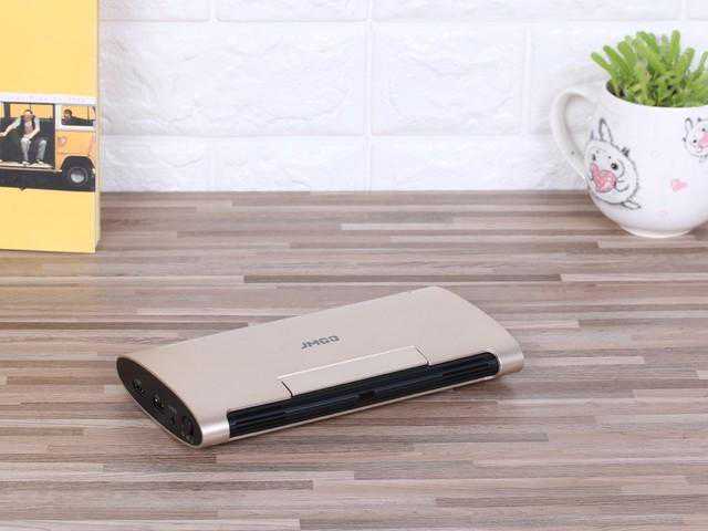 把手机和投影接在一起 坚果M6微投体验