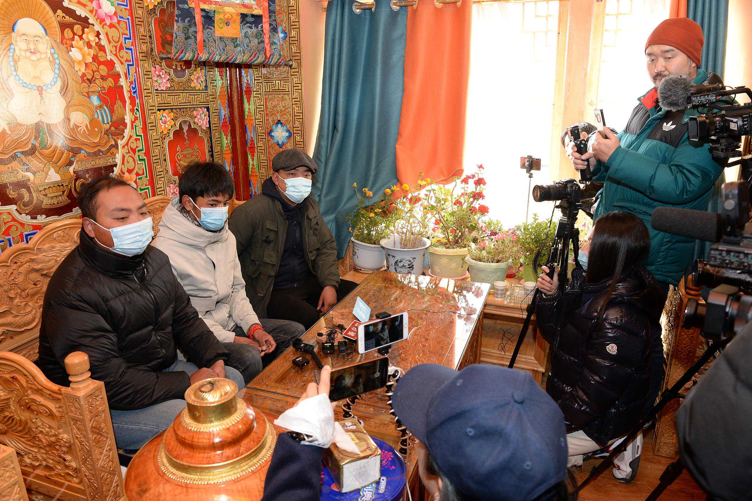 思想界 | 网红丁真：被凝视的他者，被消费的素材