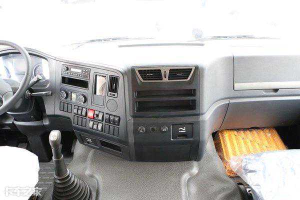 极米介绍旗下新的子品牌 Lightank，是要为商务人群解决投影问题