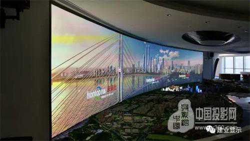 BARCO投影机应用于：江西303绿地中心“双子塔”