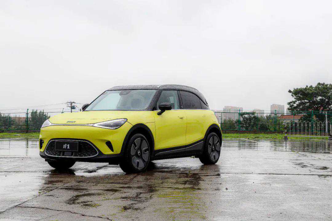 smart精灵#1:这车让小姐姐无法自拔!18万出头买"大奔",回头率爆表