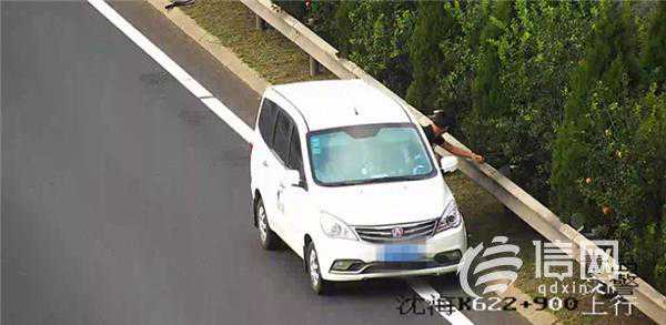 五菱面包当校车 青岛交警曝光十类重点交通违法名单