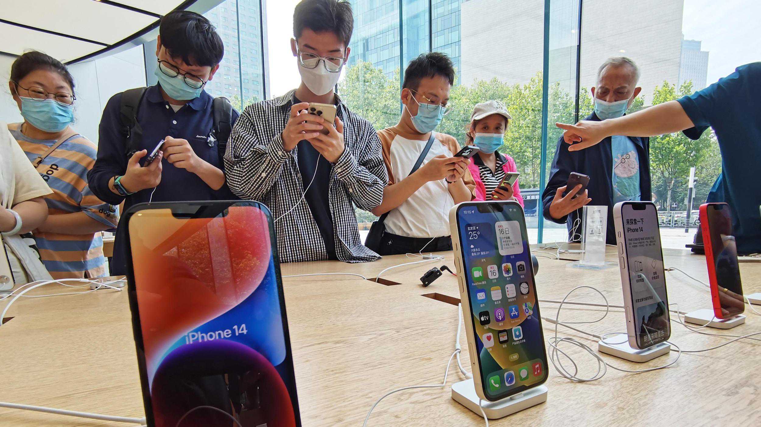 iPhone 14首发日：Pro加价3500元，基础版卖不动？