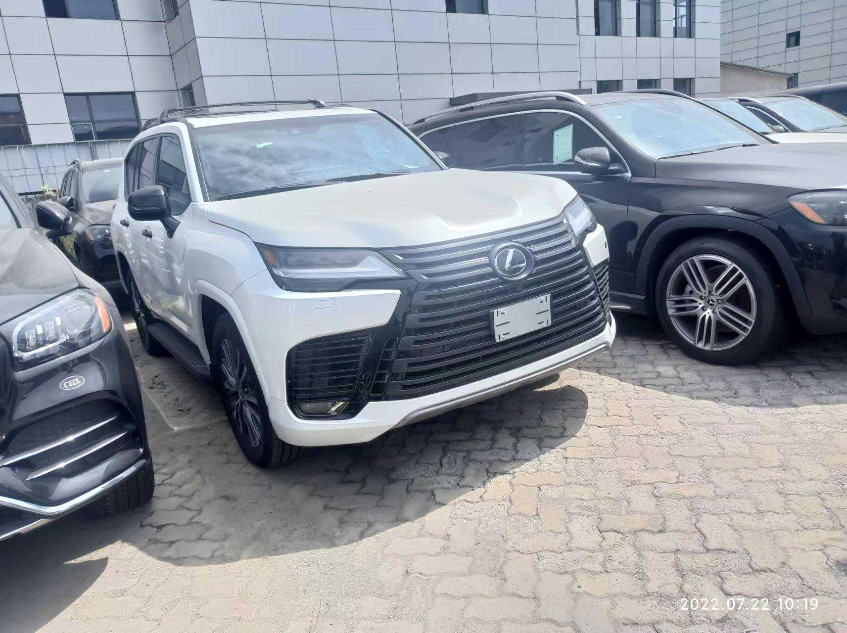 雷克萨斯LX600市场价格混乱，这车到底多少钱合适？