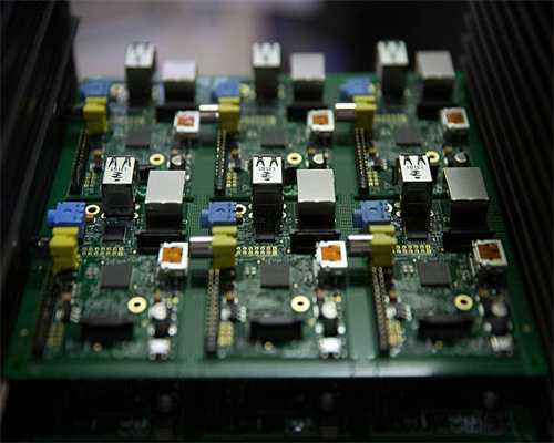 JVC世界上最小原生4K投影仪DLA-Z7，从光学单元到镜头都全新设计